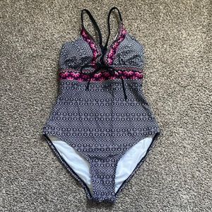 One piece bathing suit EUC